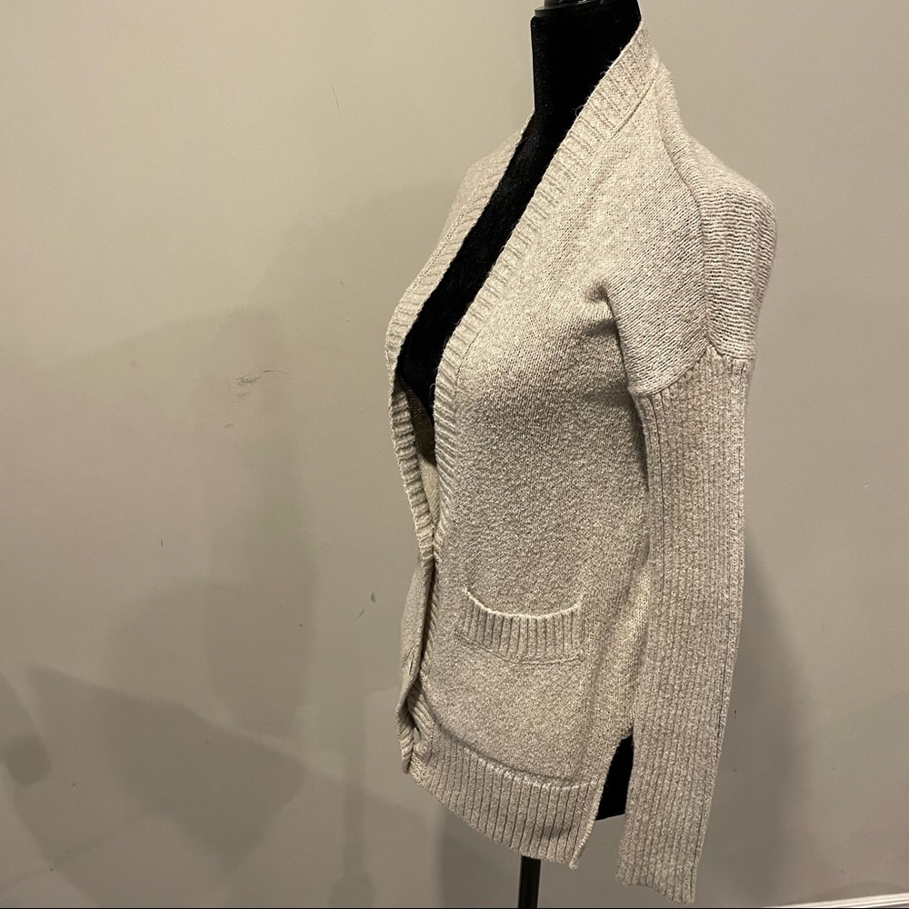 Hollister Knit Cardigan- Oatmeal XS - Picture 5 of 12